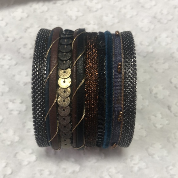 Cynthia Desser Wide Magnetic Closure Bracelet - Picture 9 of 12